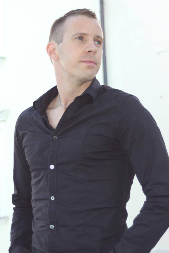 296108_461596807267720_112160375_n